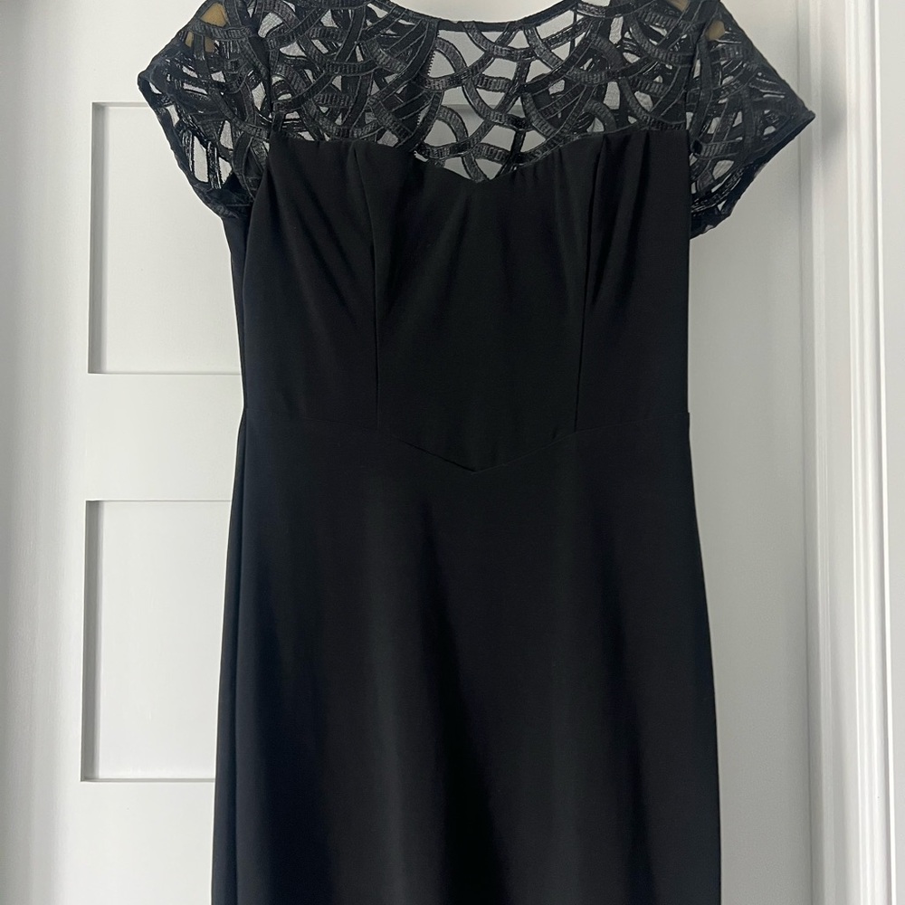 Chic Black Lace Midi Dress